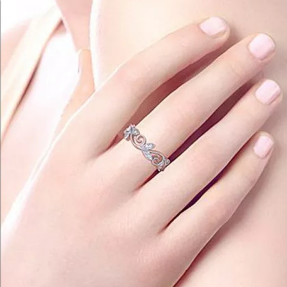 ☆Sparkly white sapphire women’s wedding ring♡ - Picture 4 of 5